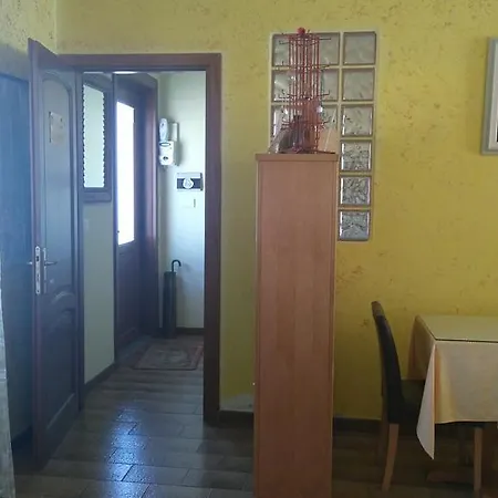 Bed and breakfast Fantar House Carbonia