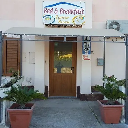 Bed & Breakfast Fantar House 3*