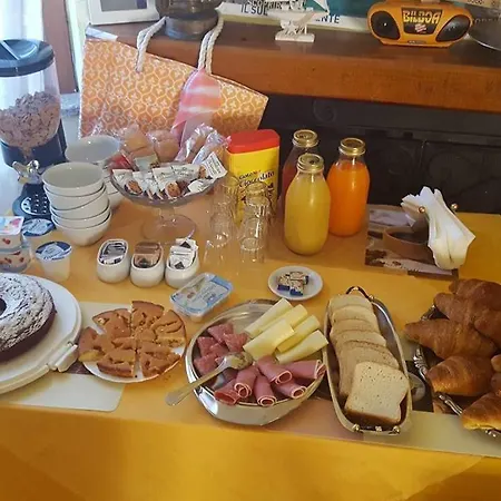 Fantar House Frühstückspension 3*